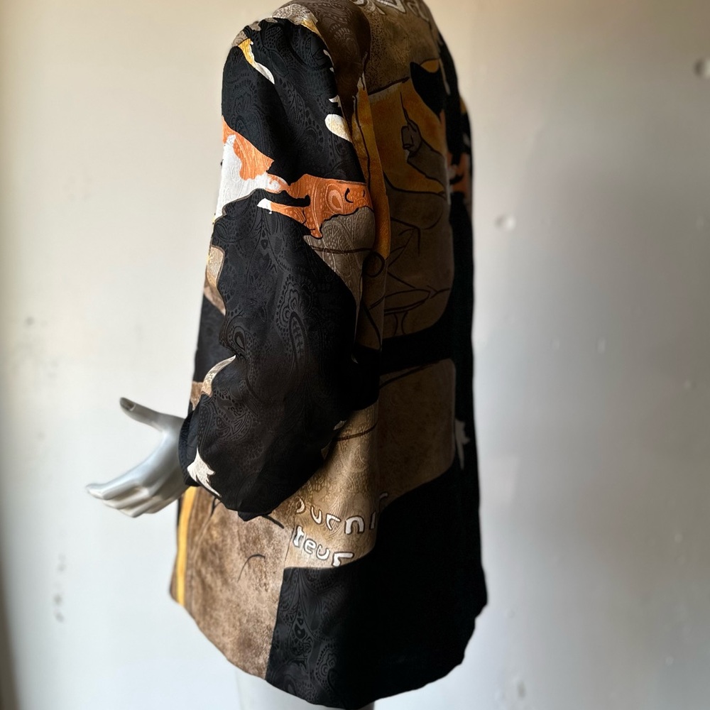 Abstract-Print Oversized Blazer in Black and Tan - Picture 6 of 7